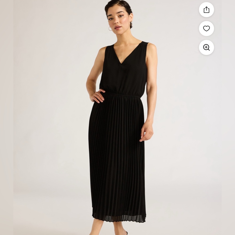 Elegant Black Pleated Dress